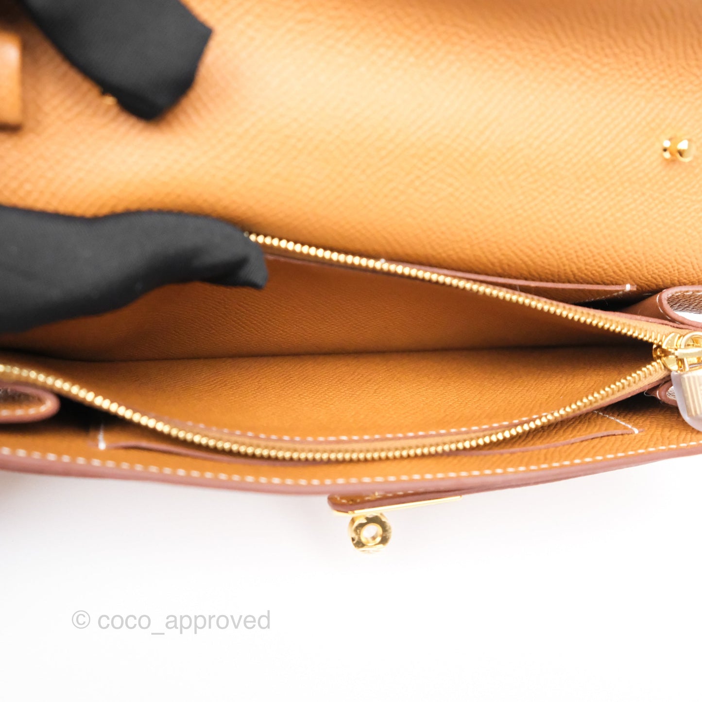 Hermès Kelly To Go Wallet Gold 37 Epsom Gold Hardware