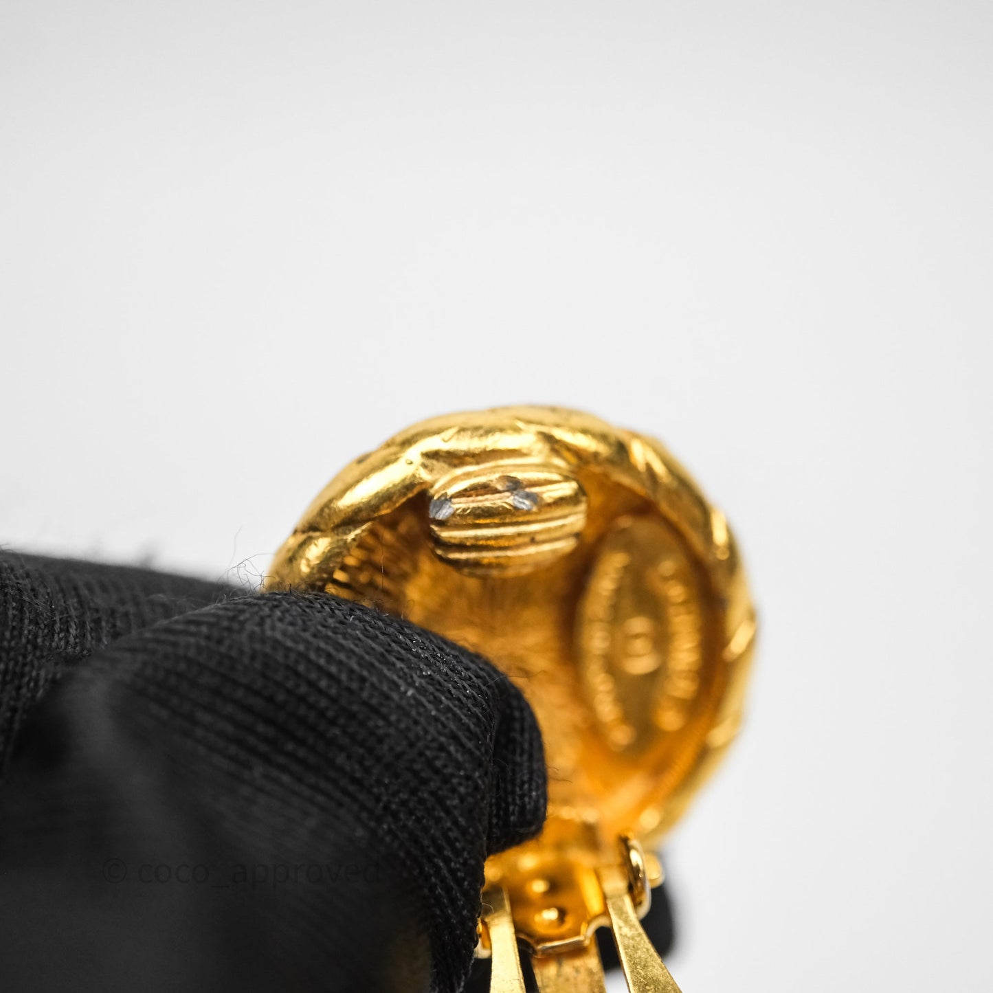 Chanel Vintage CC Round Clip On Earrings Gold Tone