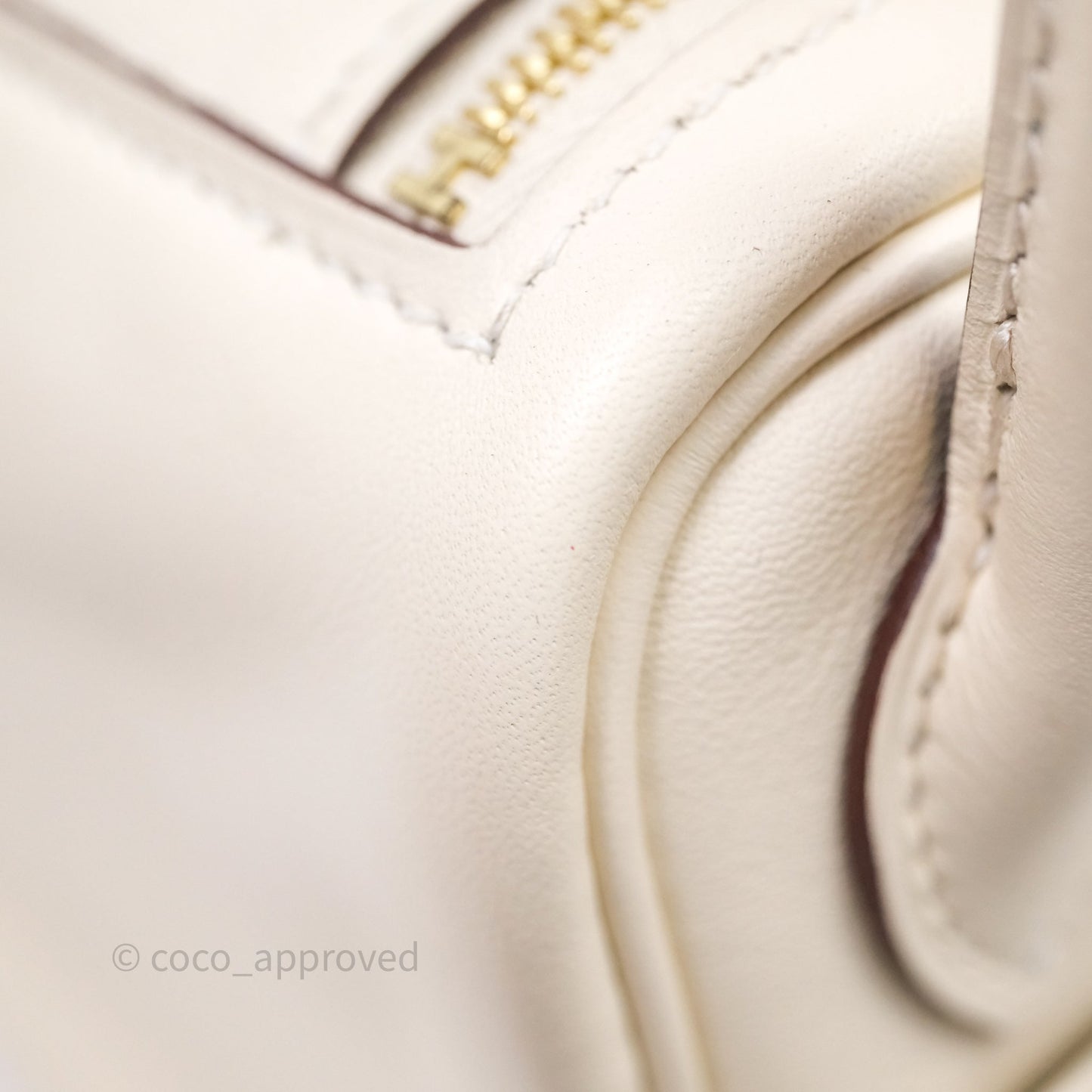 Hermès Mini Lindy 20 Nata I2 Swift Gold Hardware