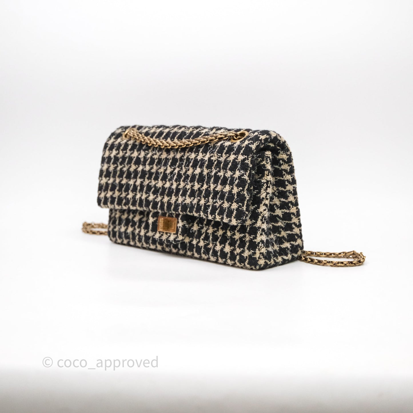 Chanel Reissue 225 Black Beige Houndstooth Tweed Antique Gold Hardware