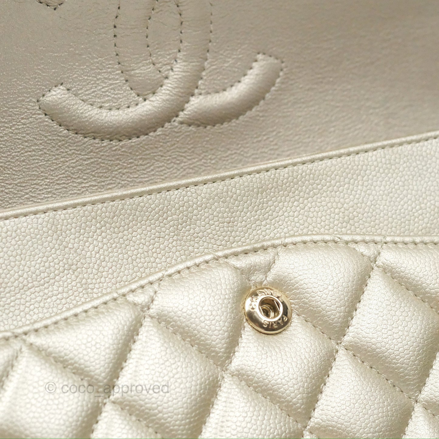 Chanel Classic M/L Medium Flap Quilted Gold Caviar Gold Gold Hardware
