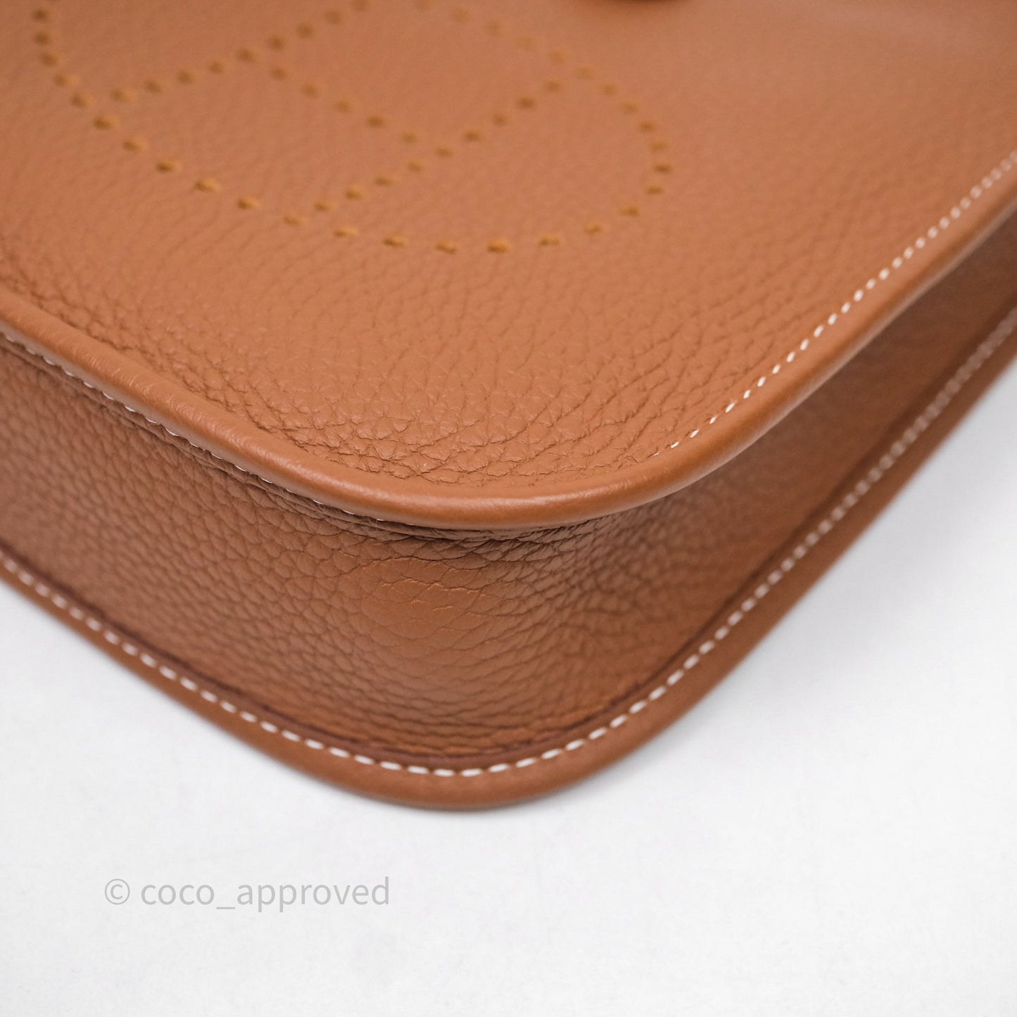 Hermès Mini Evelyne 16 Gold 37 Clemence Gold Hardware