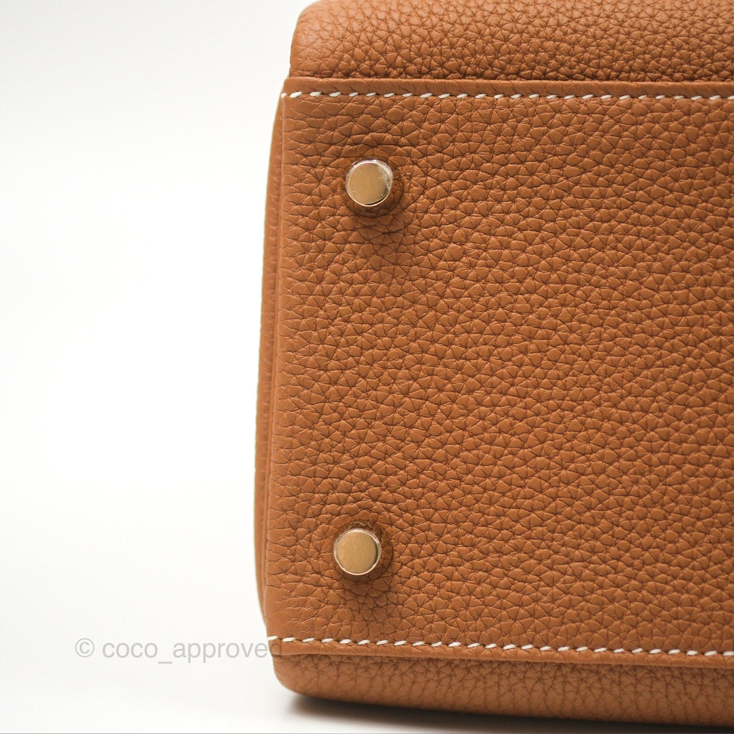 Hermès Retourne Kelly 28 Gold Togo Gold Hardware