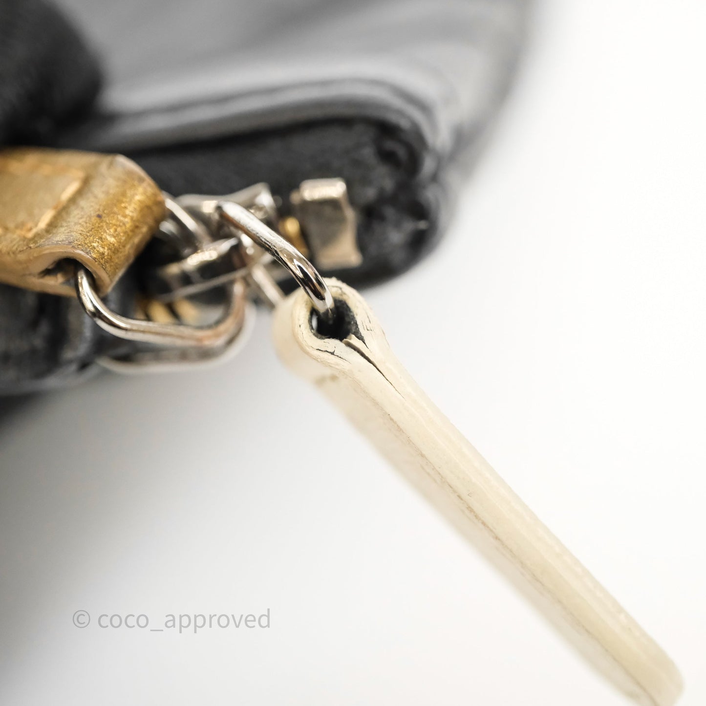 Chanel Classic Zipper O Case Black/ White Gold Hardware