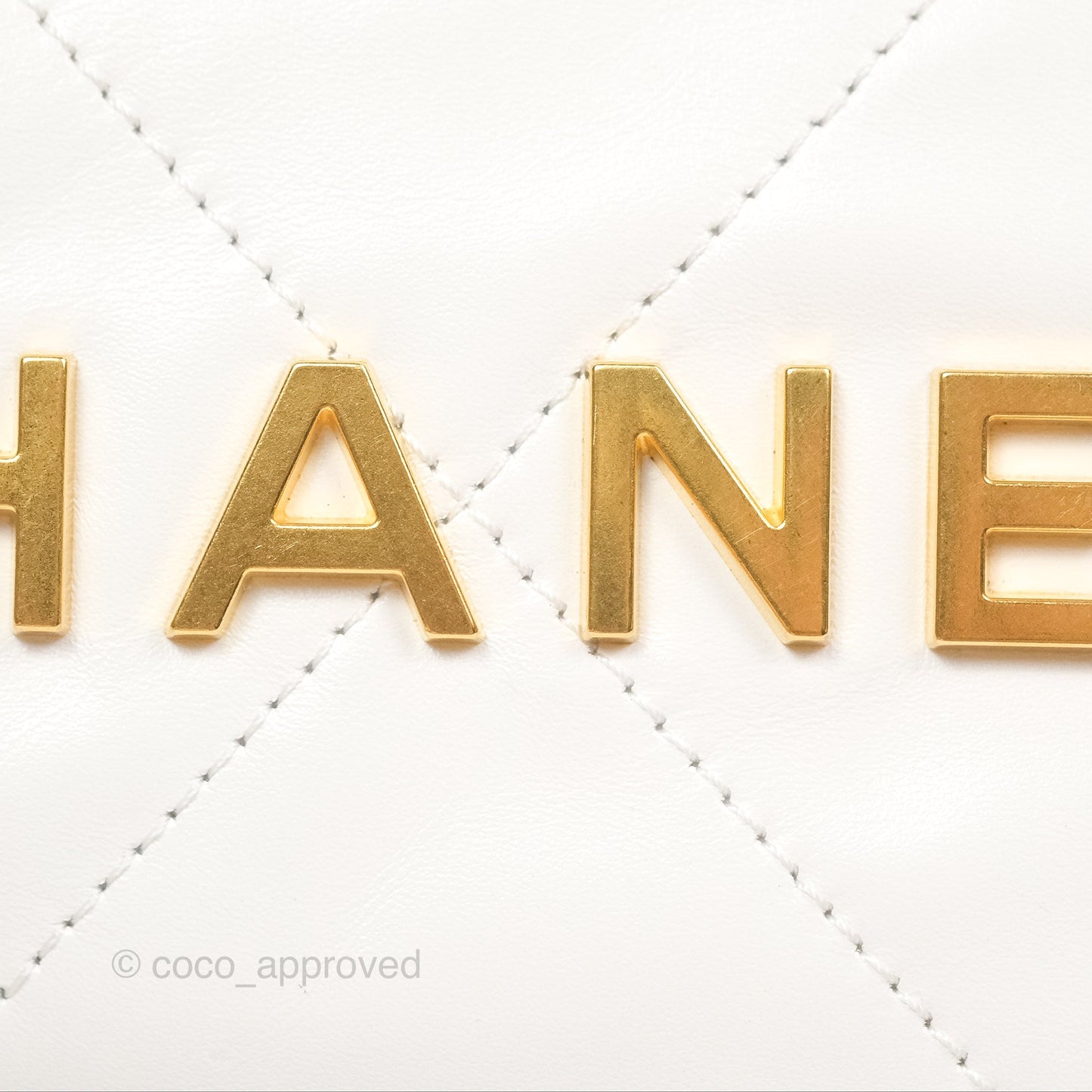 Chanel 22 Small White Shiny Calfskin Aged Gold Hardware