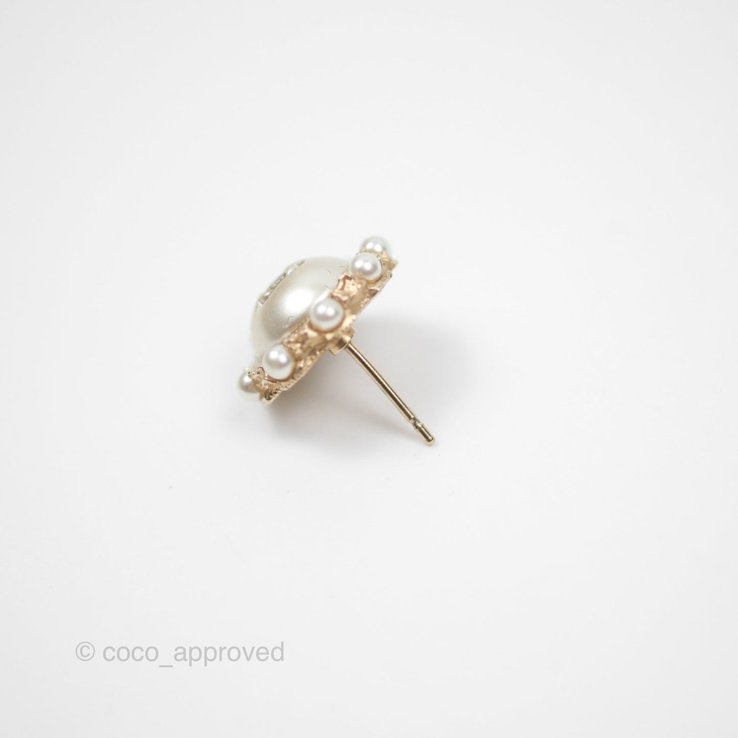 Chanel CC Pearl Round Earrings 19V