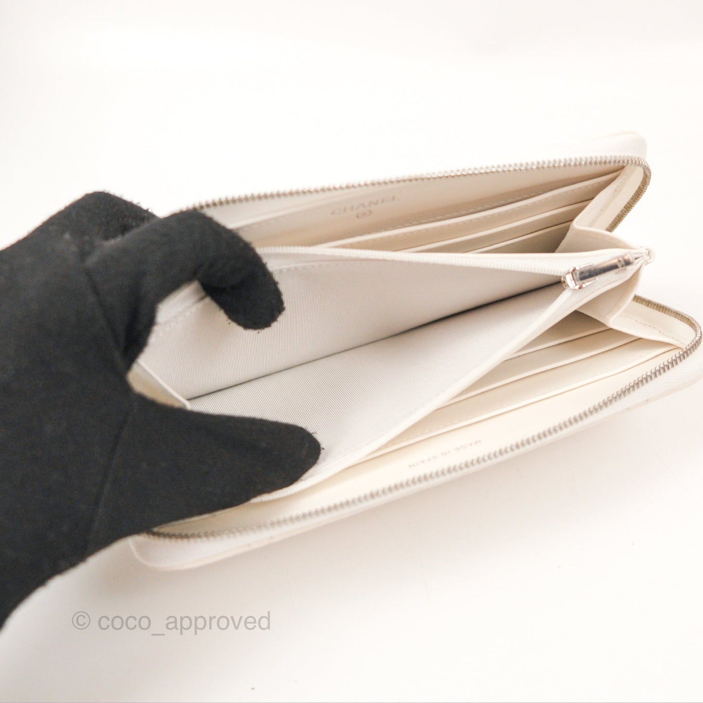 Chanel Quilted Zip Long Wallet White Caviar Silver Hardware