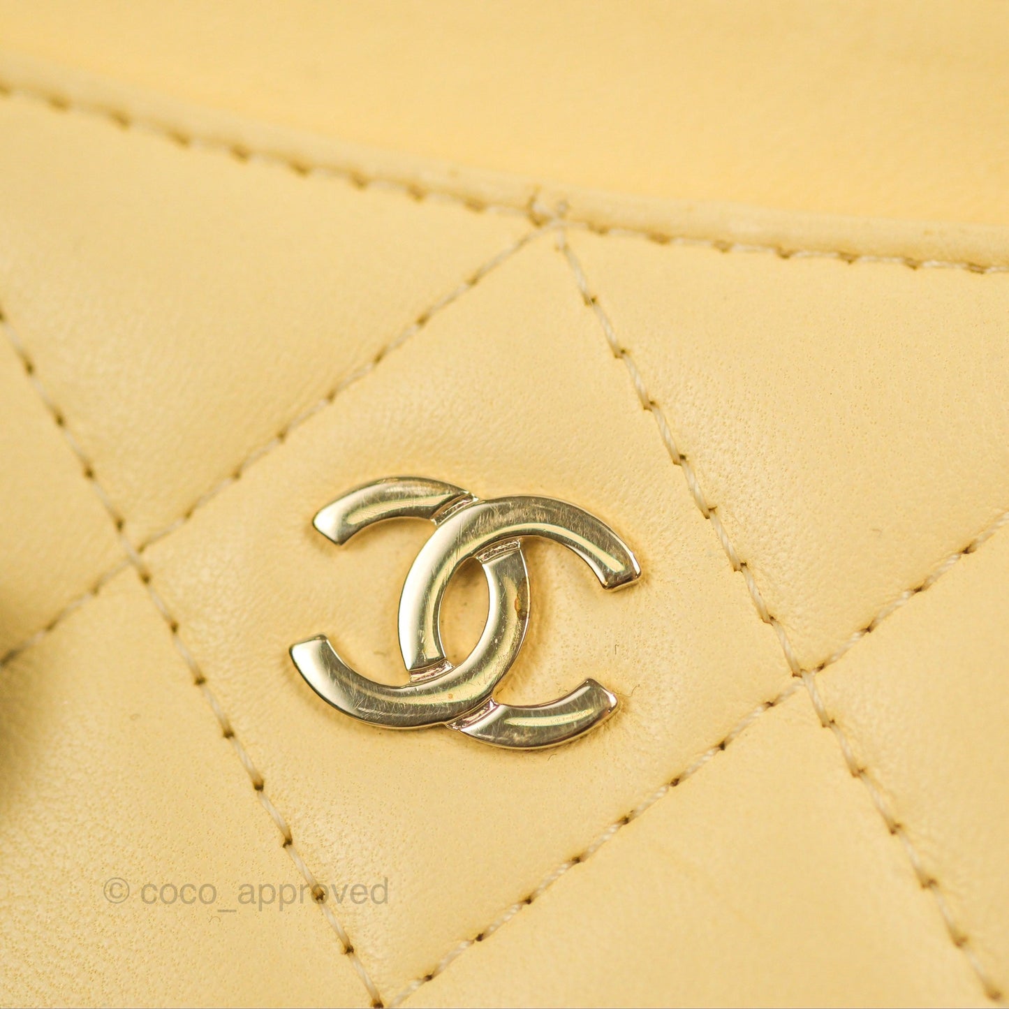 Chanel Classic Lambskin Flat Card Holder Yellow Gold Hardware