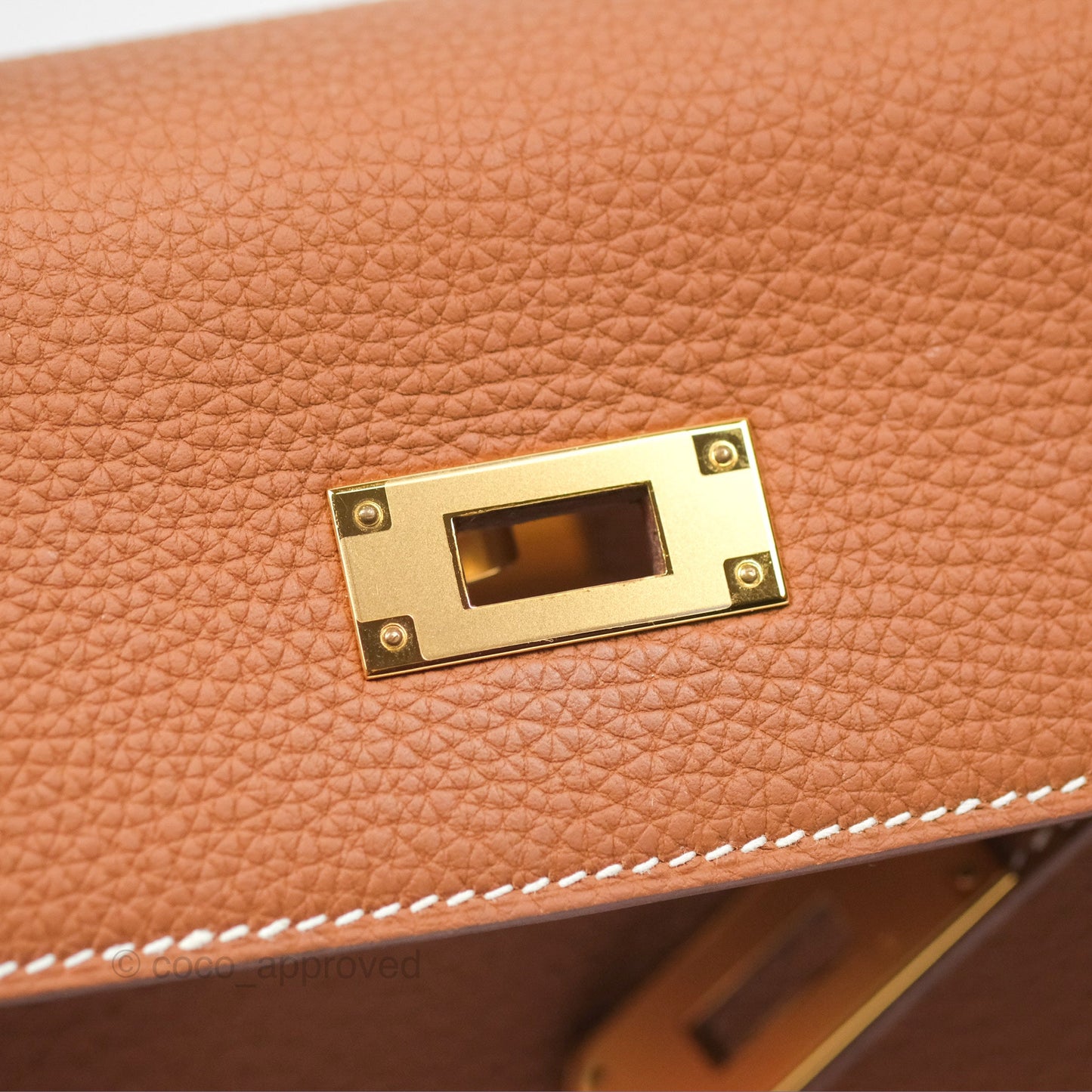 Hermès Kelly 28 Retourne Gold Togo Gold Hardware