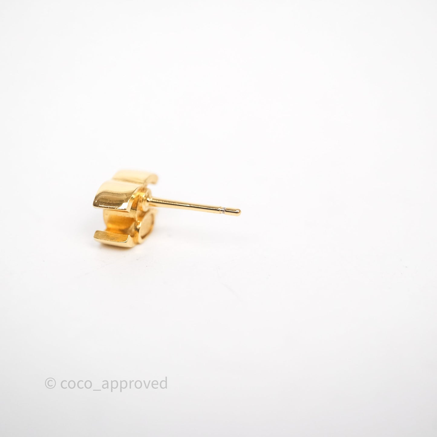 Chanel CC Earrings Gold Tone 26P