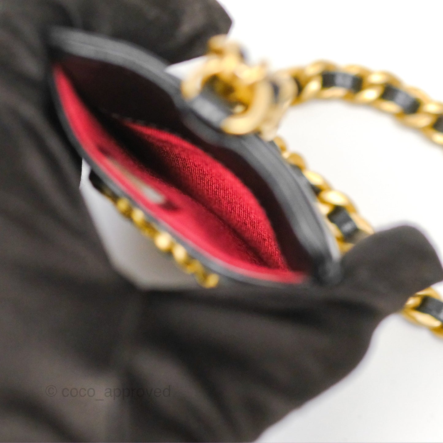 Chanel 19 Quilted Chain Card Holder Black Lambskin Mixed Hardware