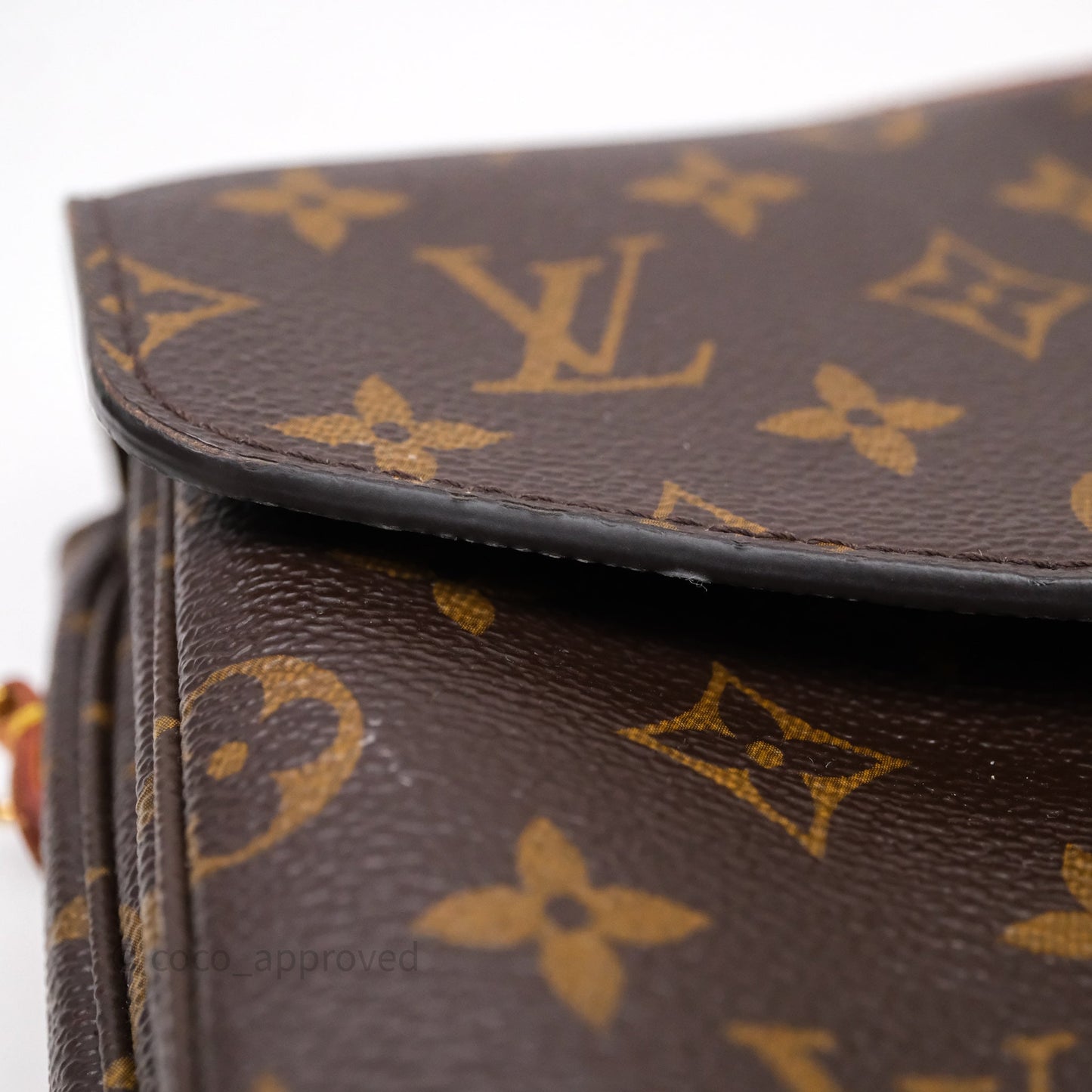 Louis Vuitton Pochette Metis Monogram Canvas