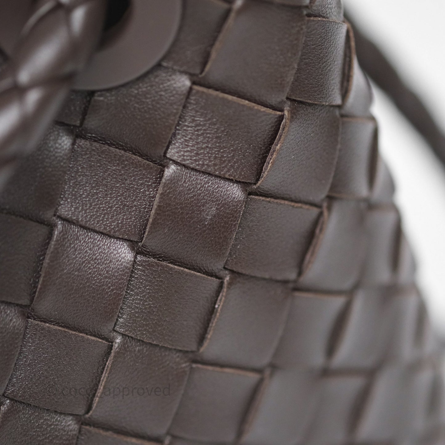 Bottega Veneta Medium Andiamo Bag Fondant Brown Intrecciato Lambskin