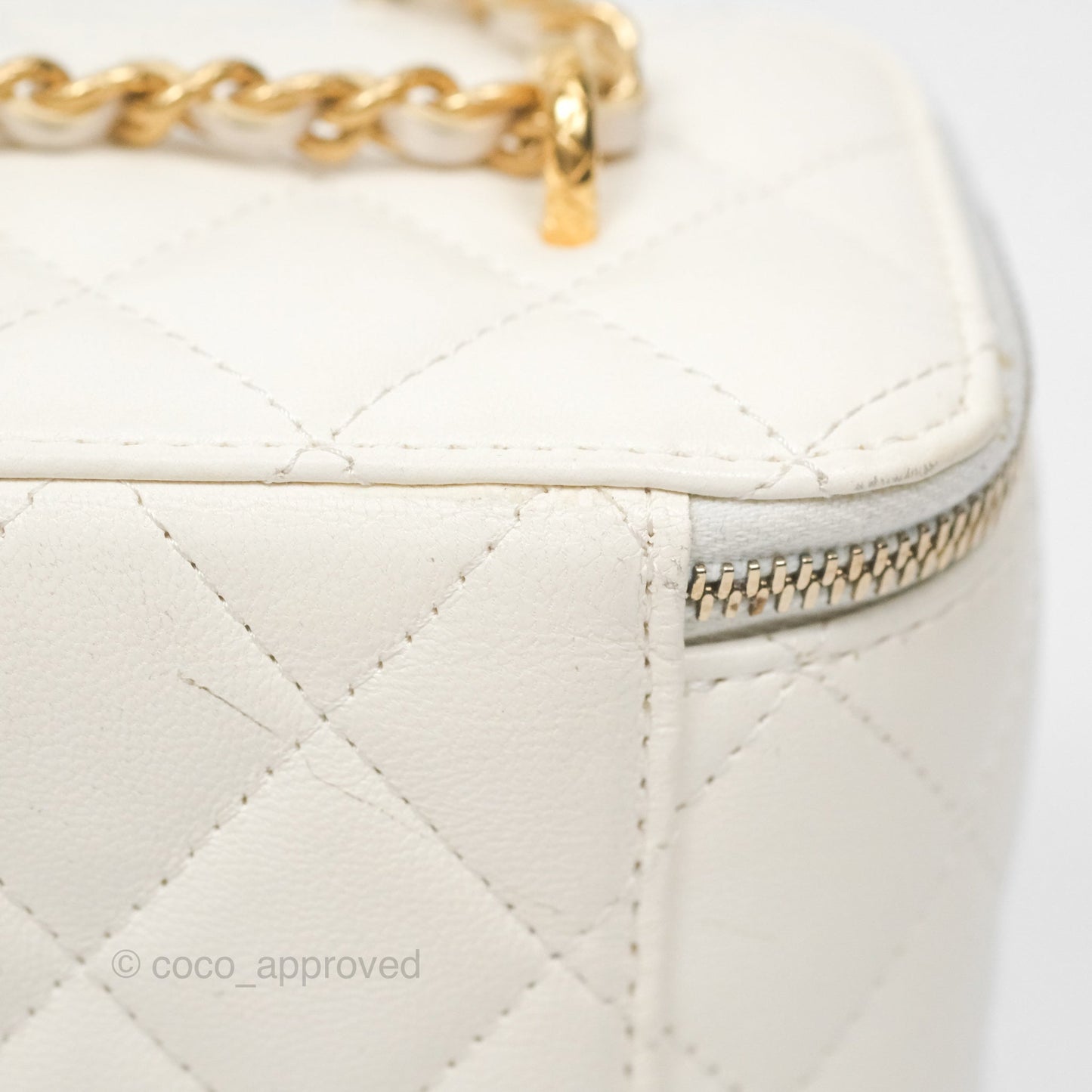 Chanel Vanity with Double Chain White Shiny Lambskin 23C
