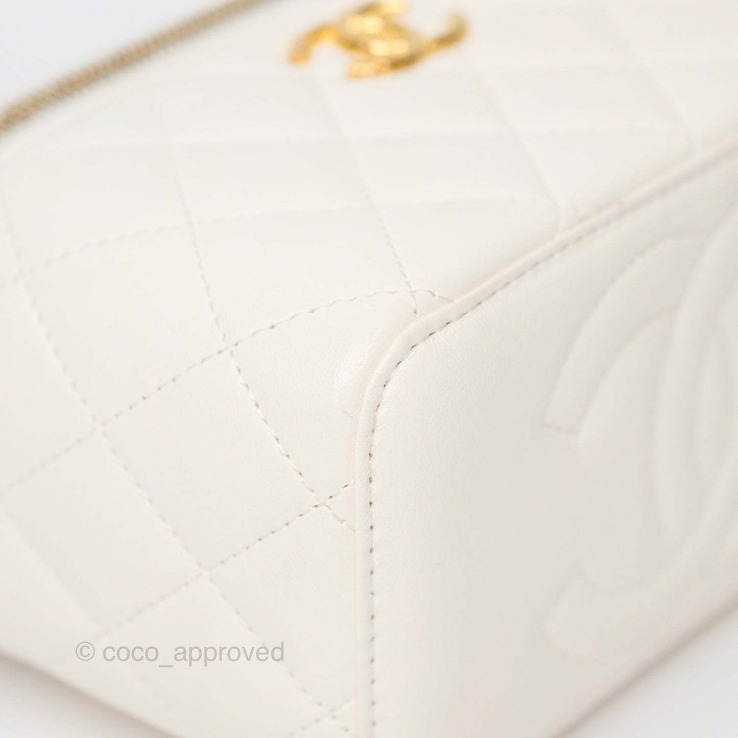 Chanel Vanity with Double Chain White Shiny Lambskin 23C