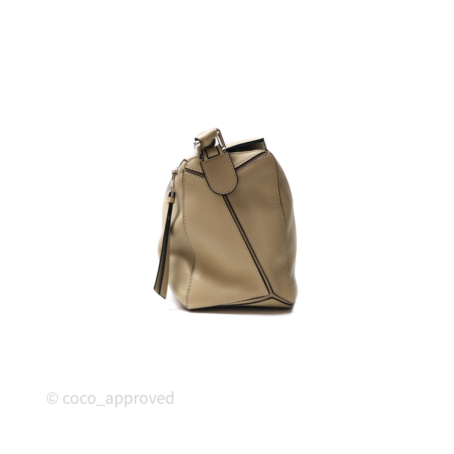 Loewe Medium Puzzle Bag Light Beige Calfskin