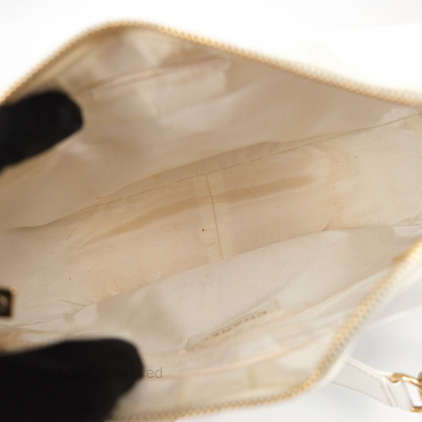 Chanel Vintage CC Quilted Shoulder Bag White Caviar Gold Hardware