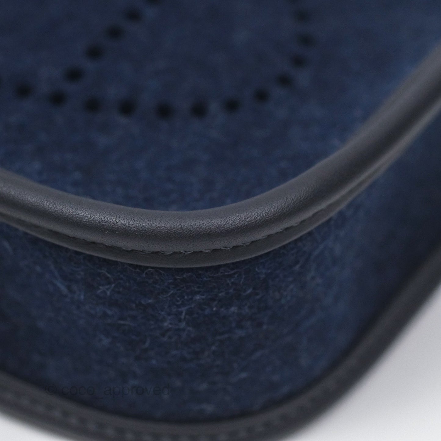 Hermès Mini Evelyne 16 Wooly Bleu Nuit 2Z / Swift Noir 89 Gold Hardware