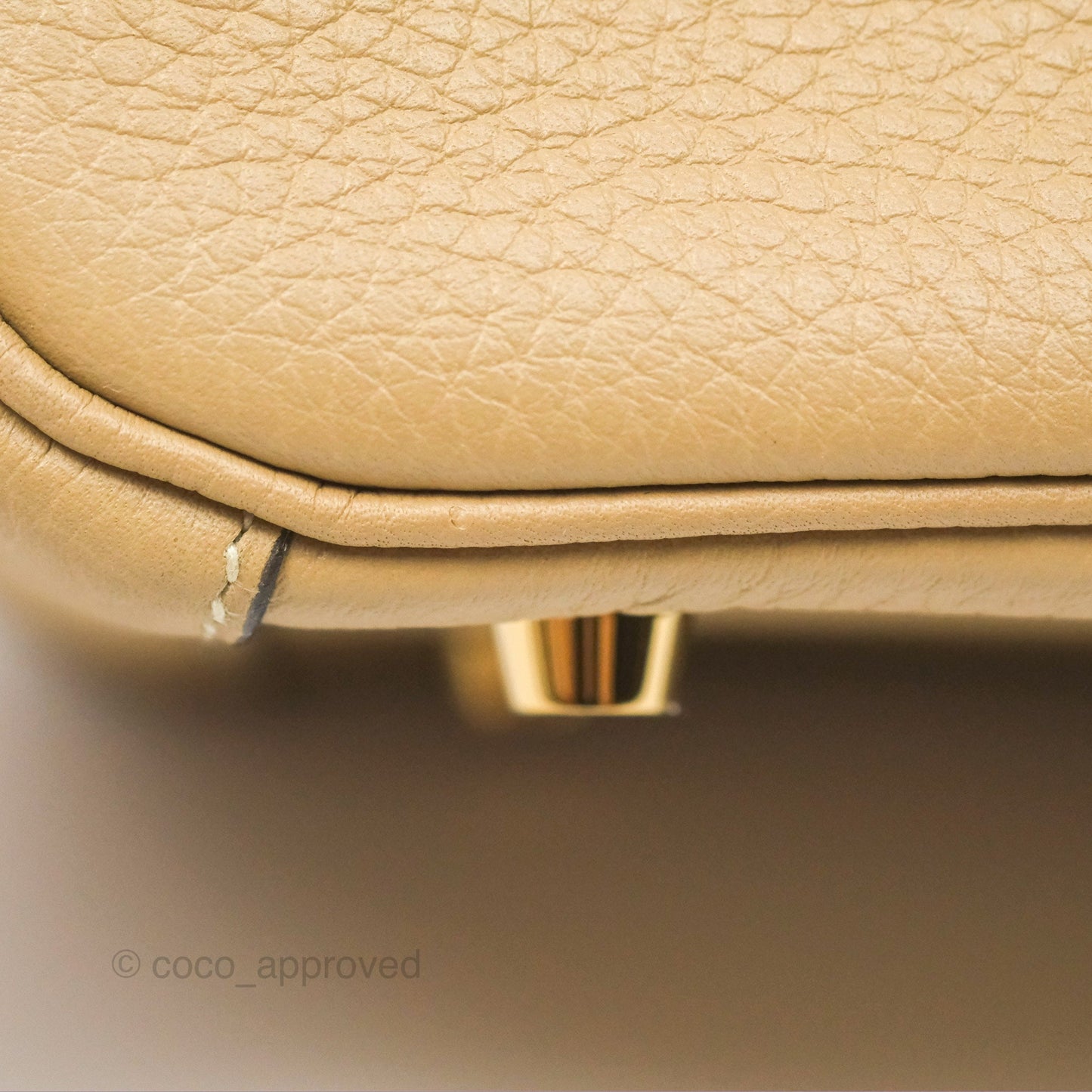 Hermès Lindy 26 Trench Clemence Gold Hardware