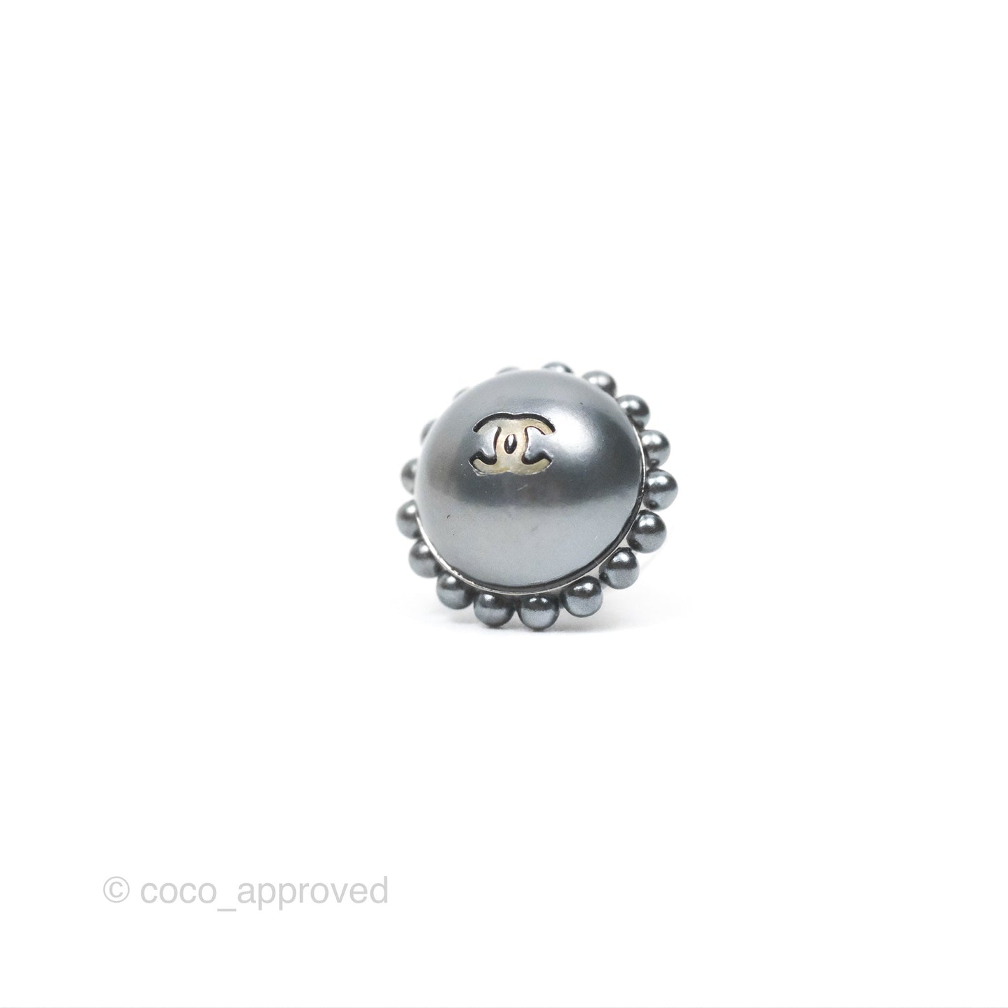 Chanel CC Round Earrings Gun Metal 17K