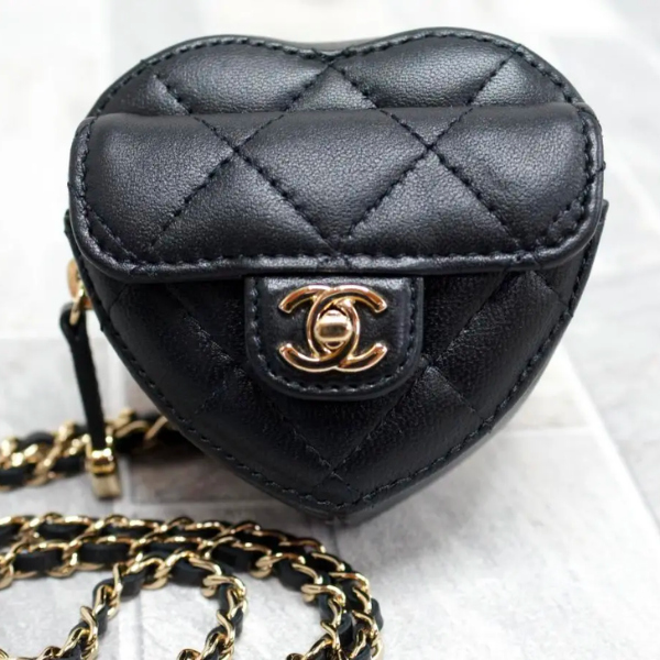 Luxury Chanel Heart Shape Matrasse Lambskin Complete with Accessories