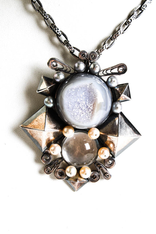 Luxury Bottega Veneta Womens Sterling Silver Pearl & Quartz Brooch Pendant Necklace