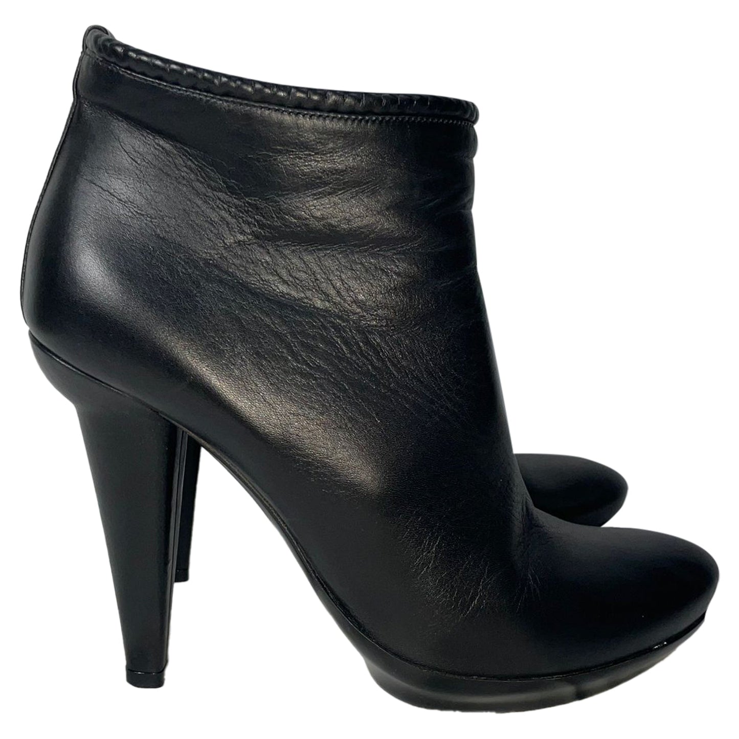 Luxury Bottega Veneta Ankle Boots in Black Leather