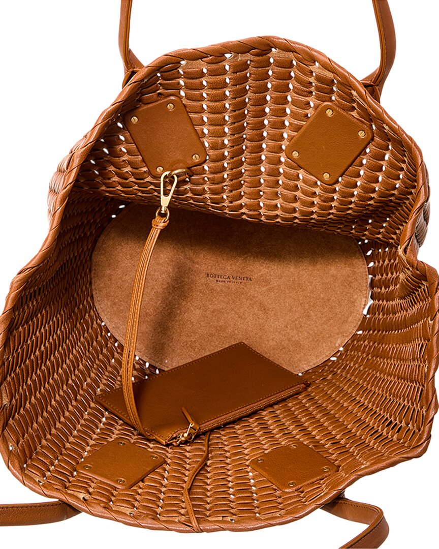 Luxury Bottega Veneta Basket Intrecciato Leather Tote