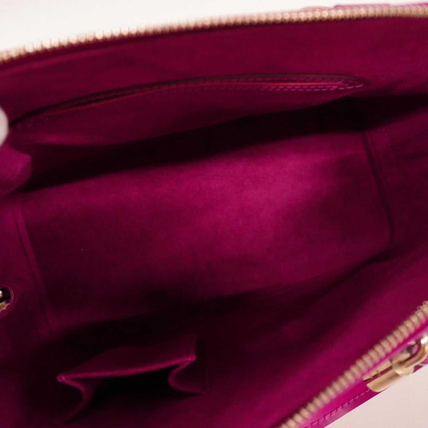 Louis Vuitton Alma  Leather Handbag ()