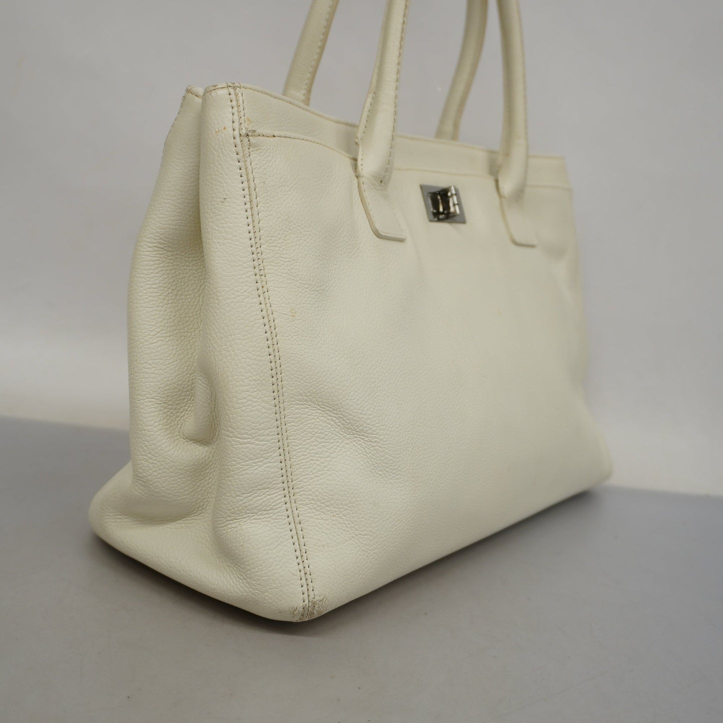 CHANELAuth  2.55 2.55/ Matelasse Women's Leather Tote Bag White