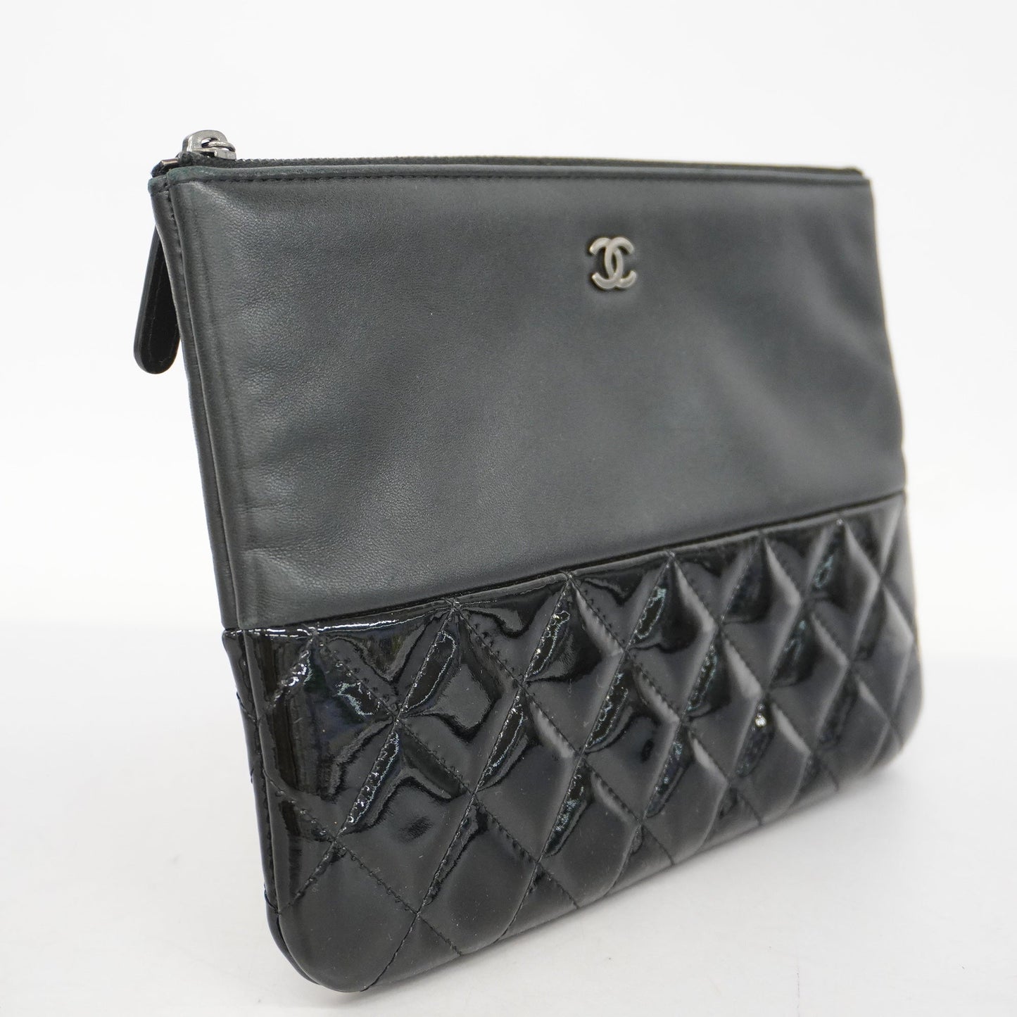 Luxury Chanel  Matelasse Women's Leather,Patent Leather Clutch Bag Black