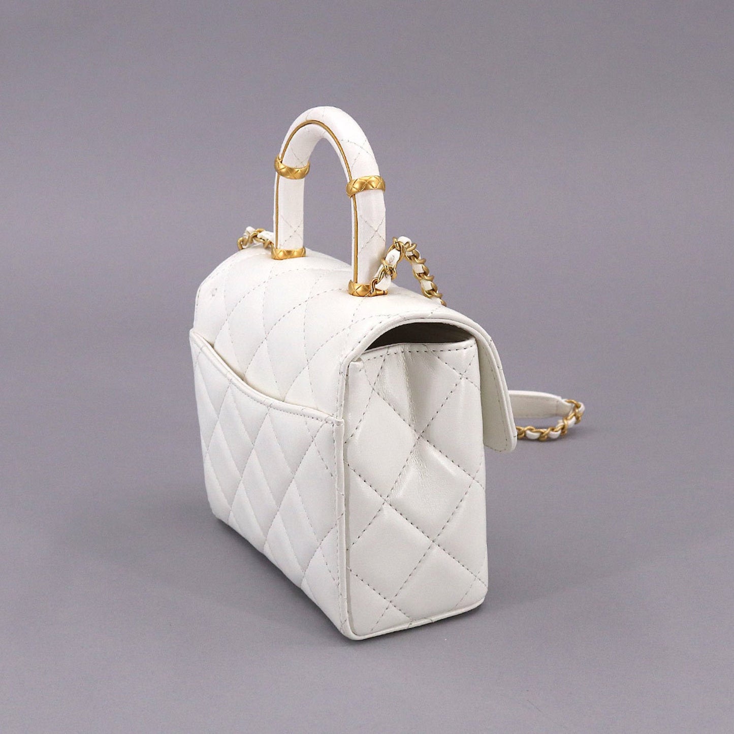 Luxury Chanel Matelasse 2way Hand Chain Shoulder Bag Leather White AS4035 Gold Hardware