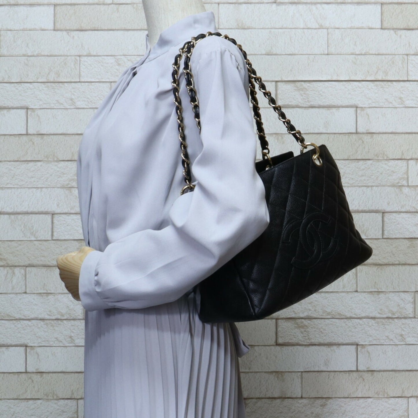 Luxury Chanel chain matelasse handbag caviar skin black ladies