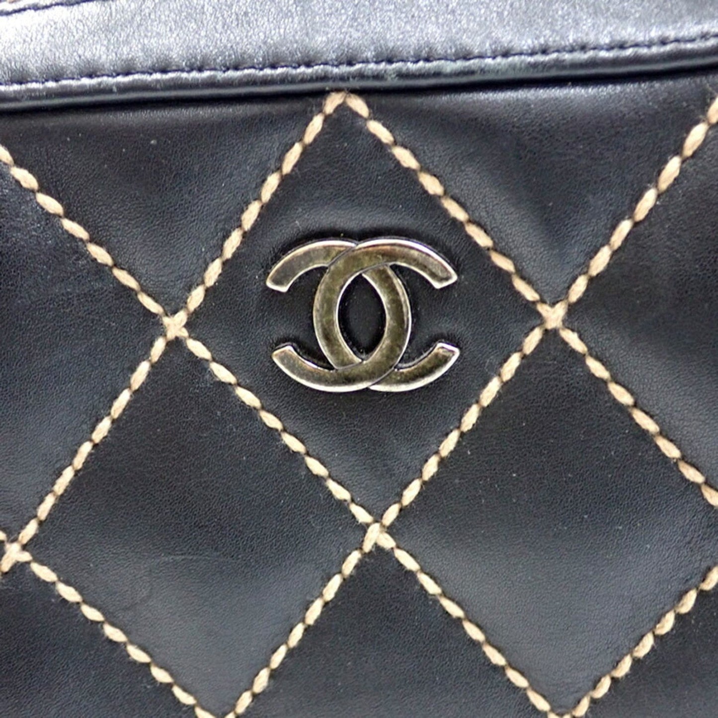 Luxury Chanel matelasse wild stitch calf leather handbag