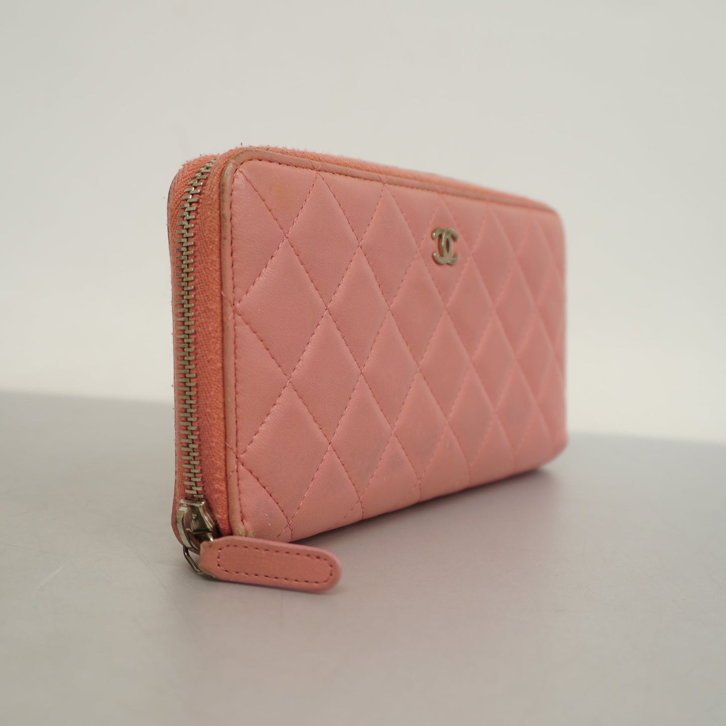 Luxury Chanel  Matelasse Long Wallet With Silver Metal Fittings Women's Lambskin