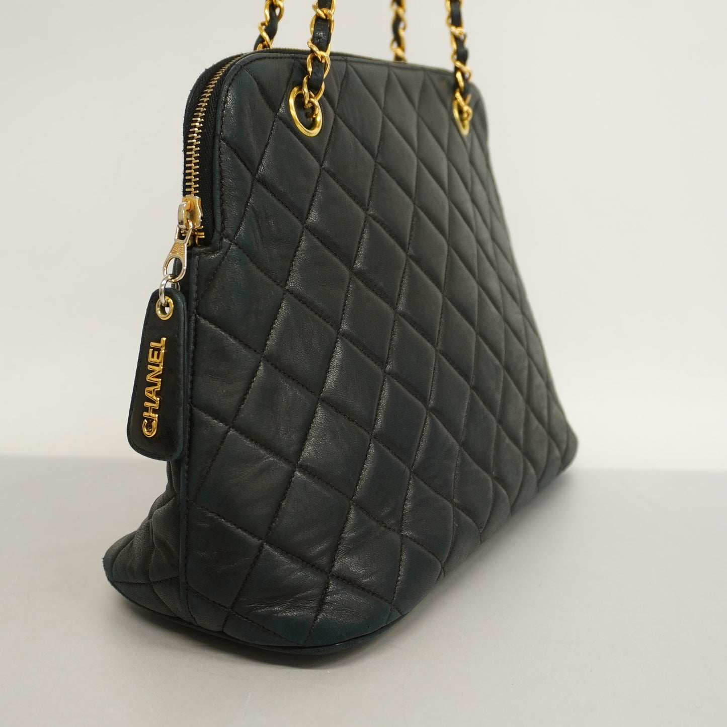 Luxury Chanel  Matelasse Chain Shoulder Lambskin Women's Leather Shoulder Bag Black