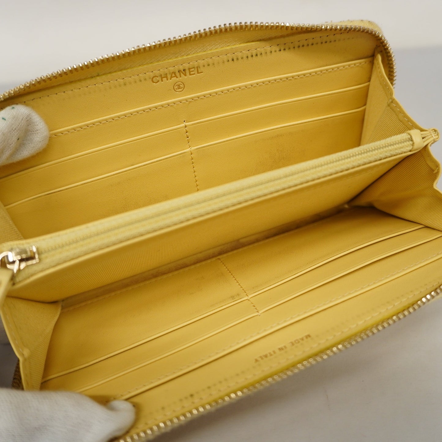 Luxury Chanel  Camellia Bi-fold Long Wallet Gold Hardware Leather Yellow