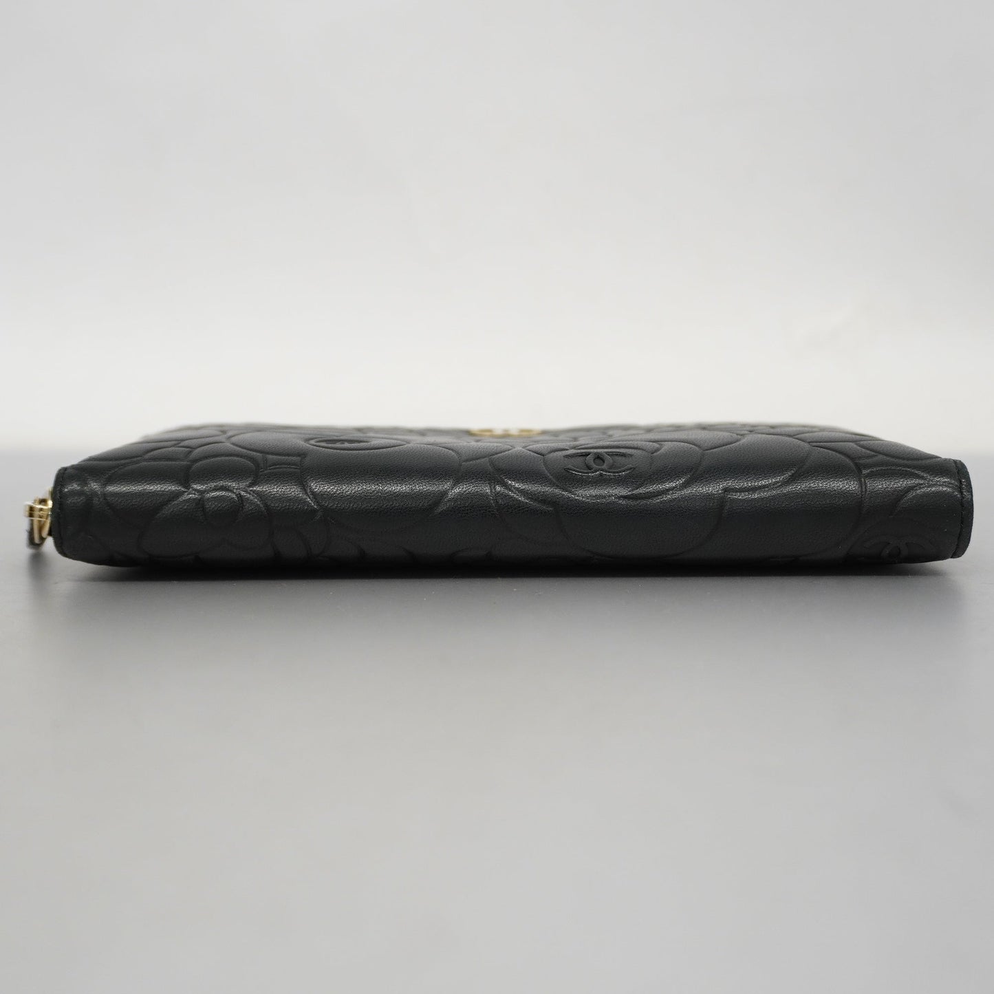 Luxury Chanel  Camellia Long Wallet [bi-fold] Gold Hardware Women's Lambskin Black
