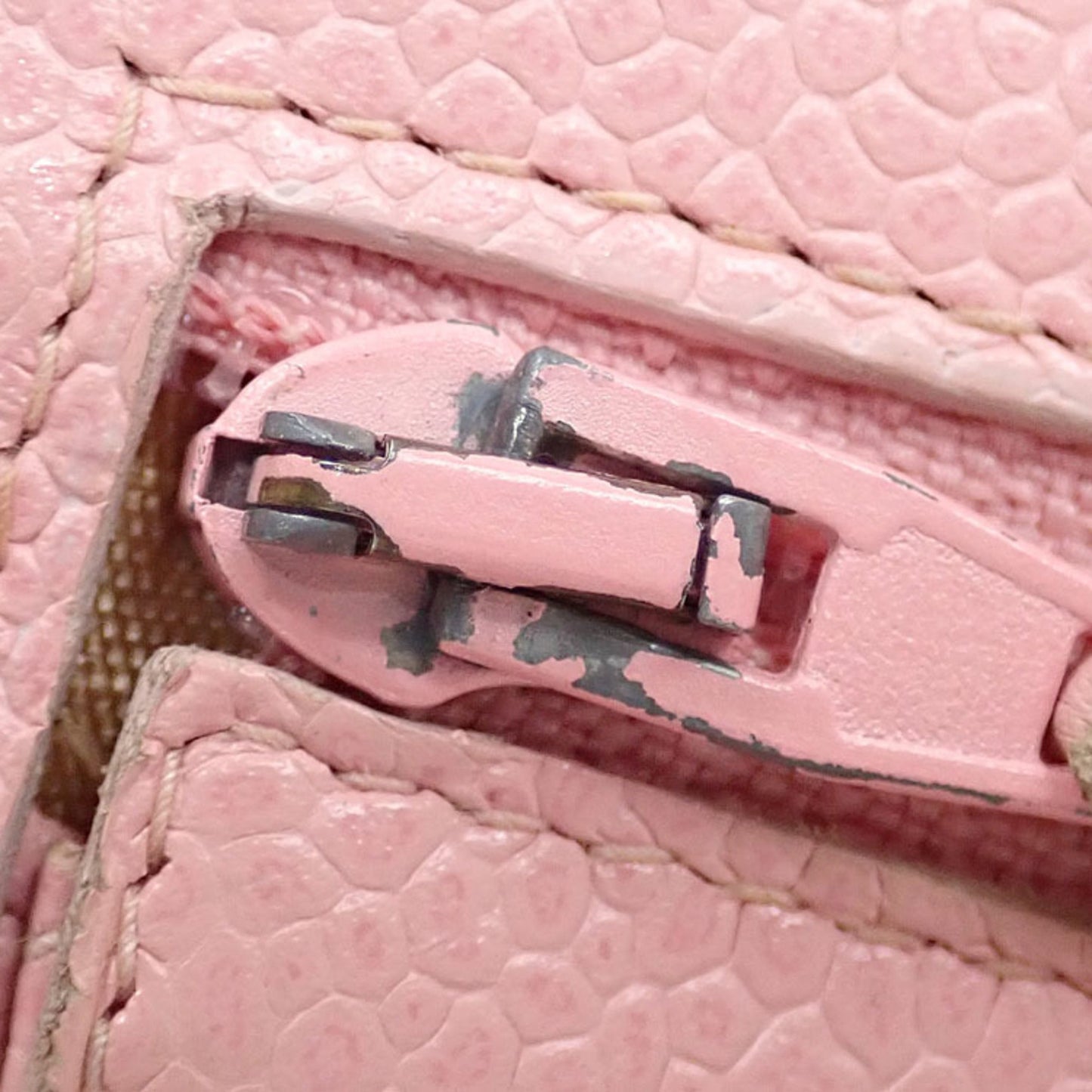 Luxury Chanel round long wallet ladies pink caviar skin here mark