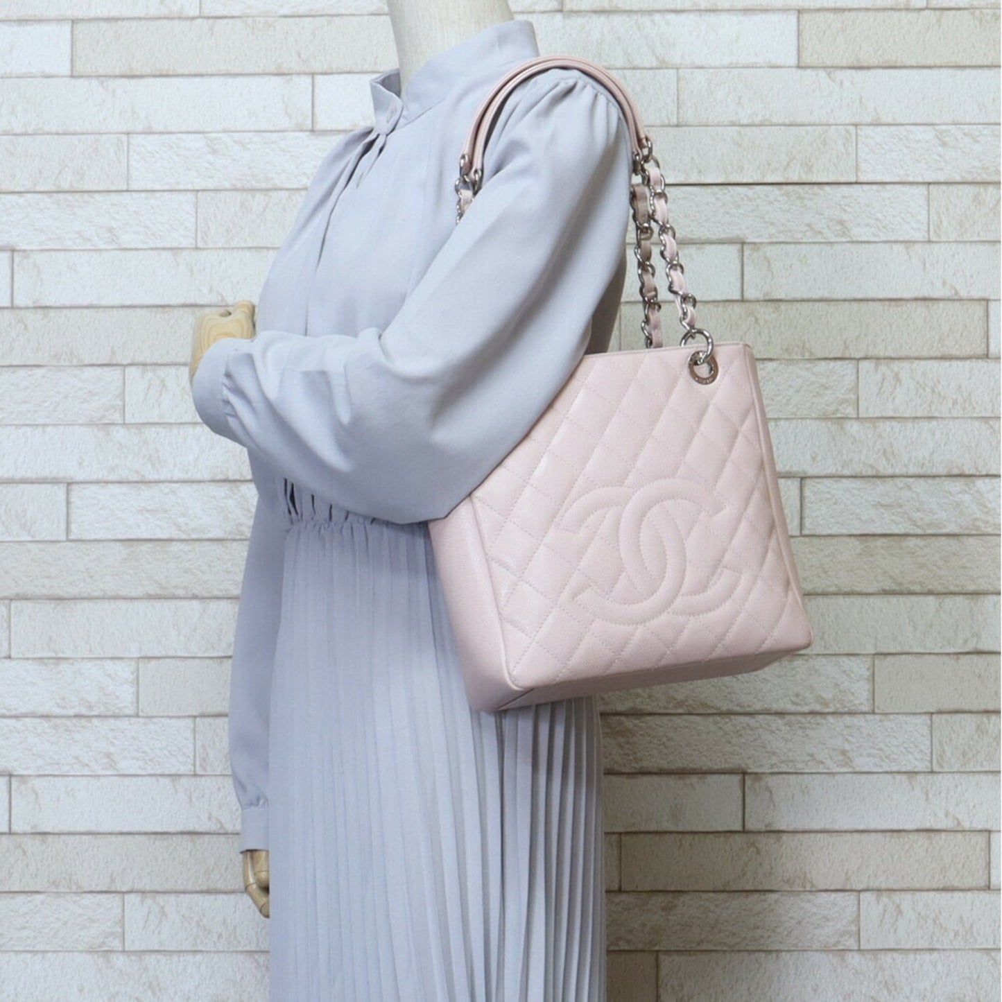 Luxury Chanel Chain Tote Bag Caviar Skin Pink Ladies
