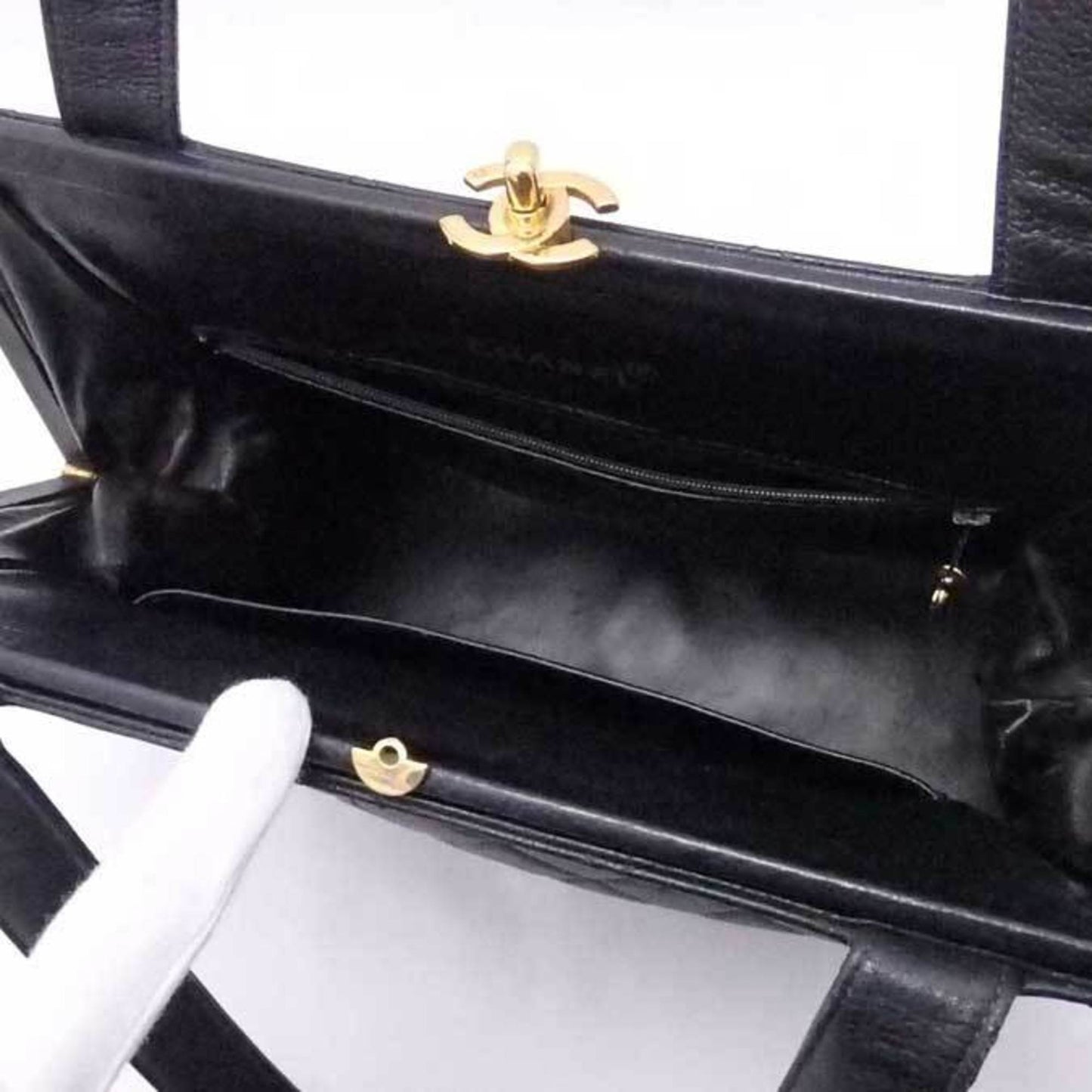 Luxury Chanel shoulder bag matelasse caviar skin leather black gold ladies