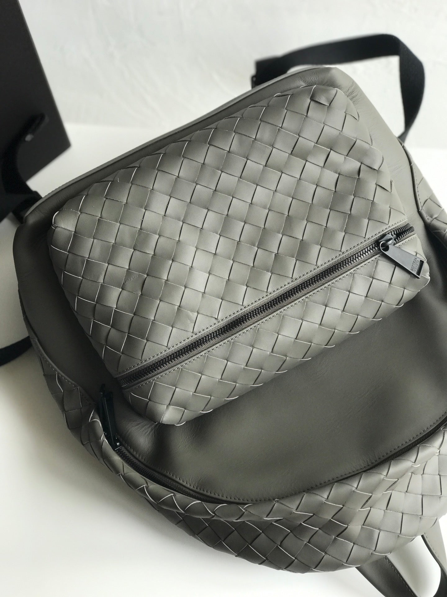 Luxury Bottega Veneta SMALL INTRECCIATO 41 BACKPACK IN CHARCOAL BLACK CALFSKIN