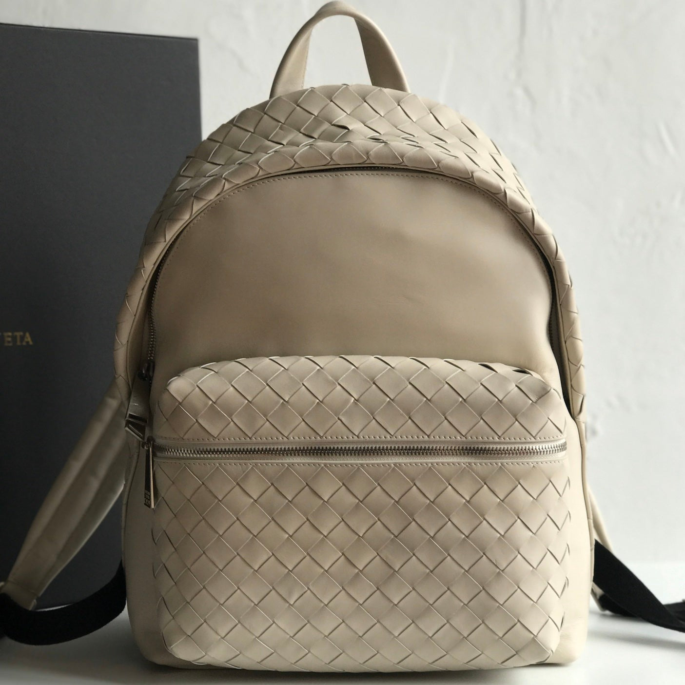 Luxury Bottega Veneta SMALL INTRECCIATO 41 BACKPACK IN BEIGE CALFSKIN