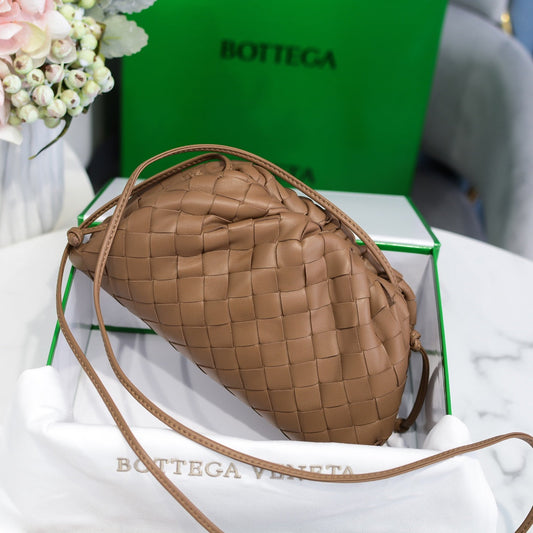 Luxury Bottega Veneta Mini Pouch 22cm Brown Calfskin