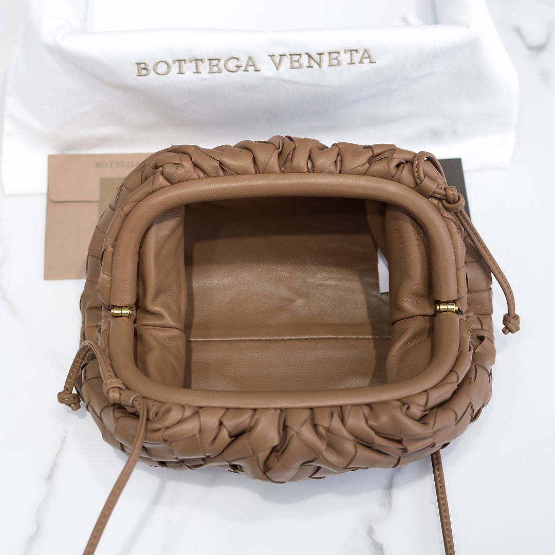 Luxury Bottega Veneta Mini Pouch 22cm Brown Calfskin