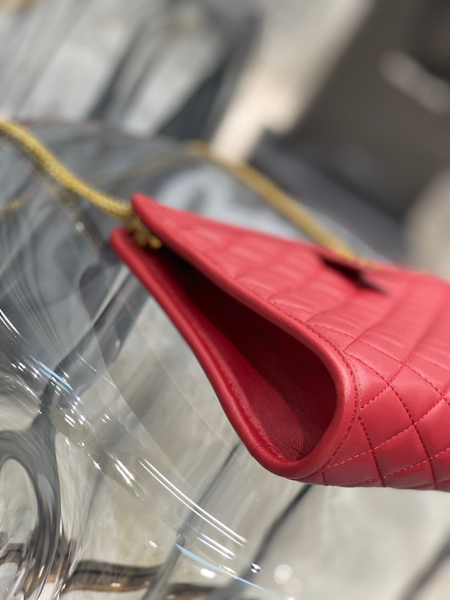 Luxury Saint Laurent VICTOIRE 25 RED LAMBSKIN GOLD HARDWARE