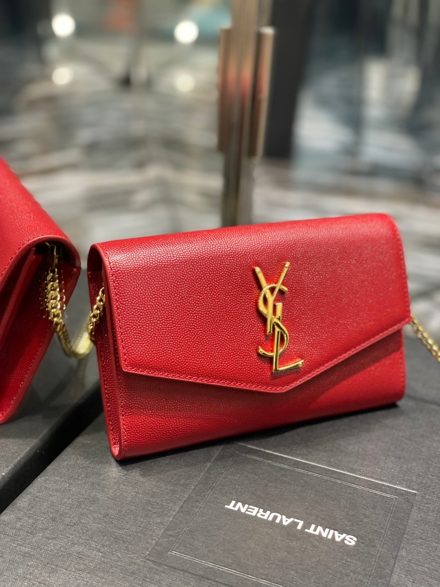 Luxury Saint Laurent UPTOWN CHAIN WALLET 19 RED GRAINED CALFSKIN