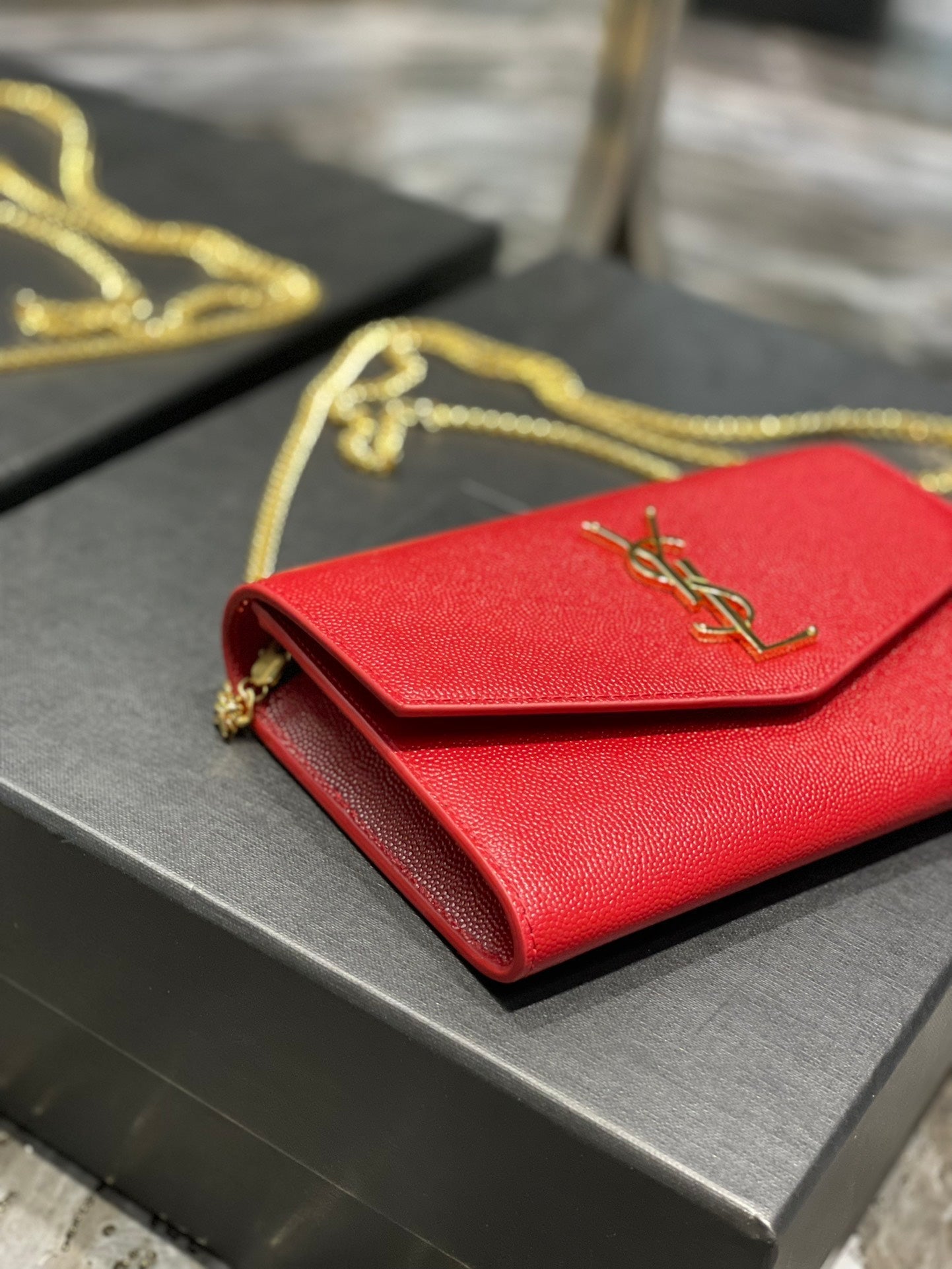 Luxury Saint Laurent UPTOWN CHAIN WALLET 19 RED GRAINED CALFSKIN
