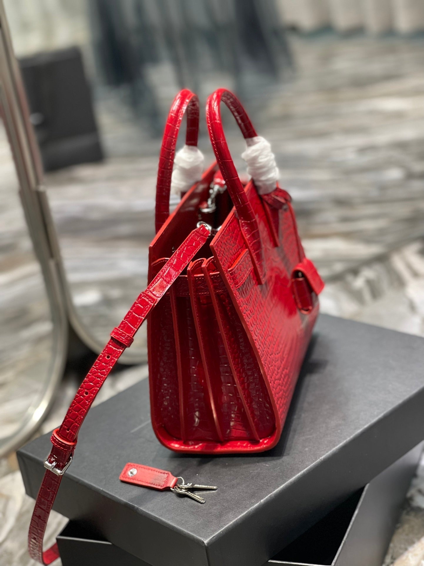 Luxury Saint Laurent SAC DE JOUR BABY 26 RED CALFSKIN GOLD HARDWARE