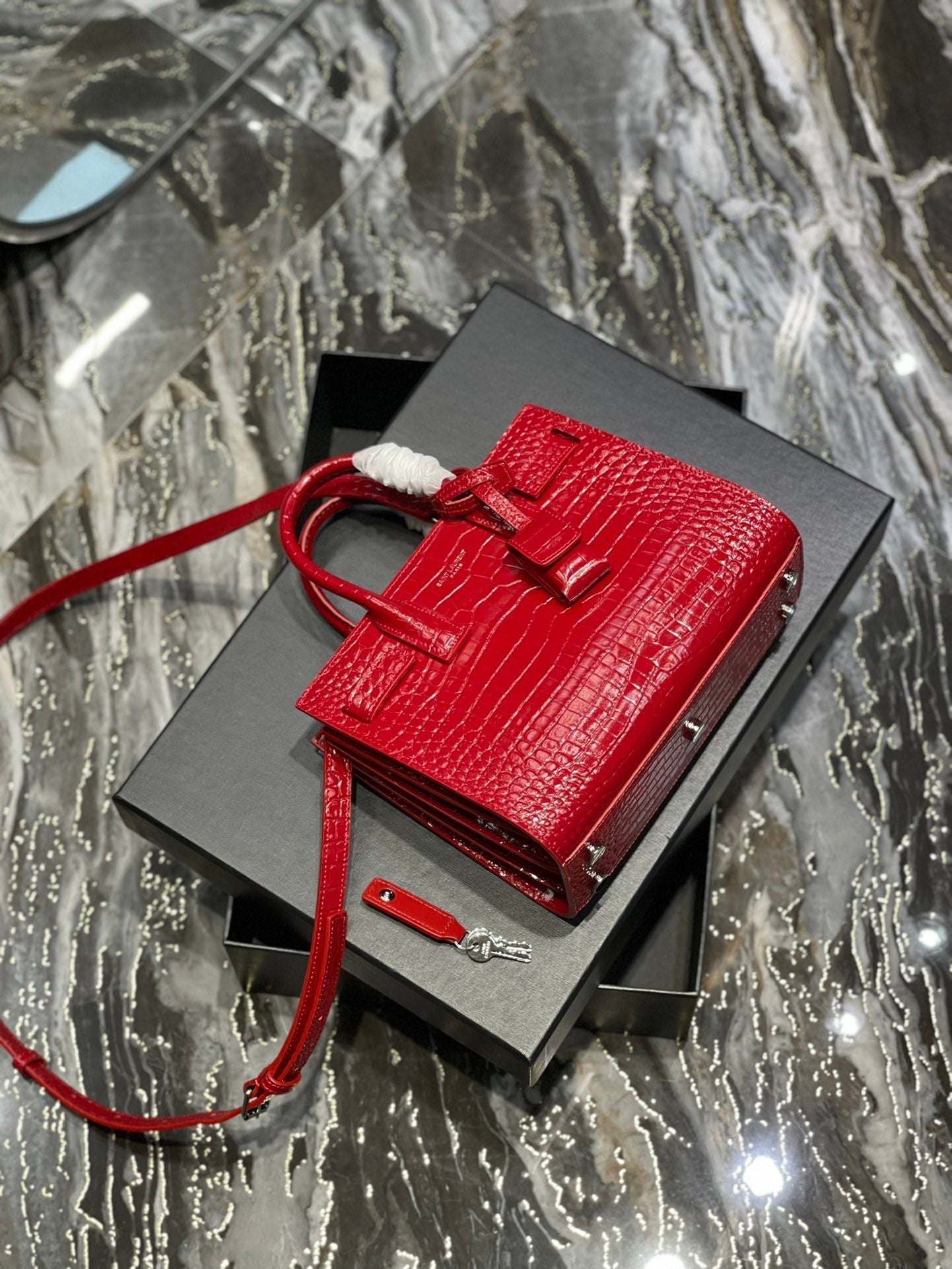 Luxury Saint Laurent SAC DE JOUR NANO 22 RED CALFSKIN GOLD HARDWARE